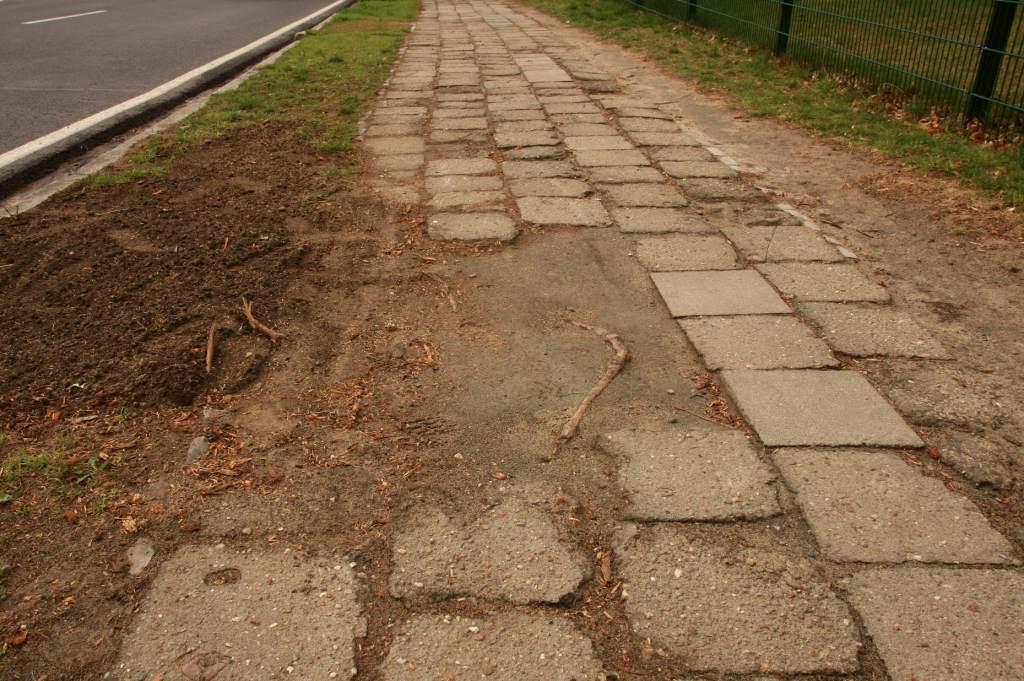 tl_files/music_academy/Aktuelles/Zossen-Gehweg-Gerichtsstrasse-Maerz2014-c (1).jpg